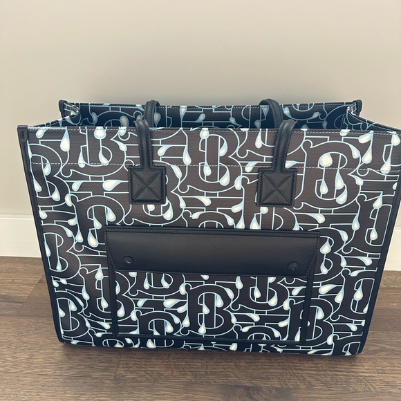 Burberry Rain Capsule Monogram Print Tote - Picture 3 of 17